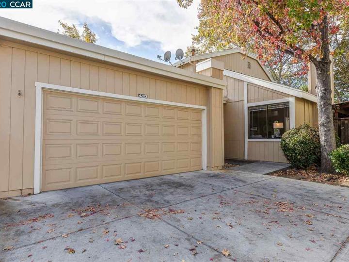 4203 Dubhe Ct, Concord, CA, 94521 Townhouse. Photo 2 of 27