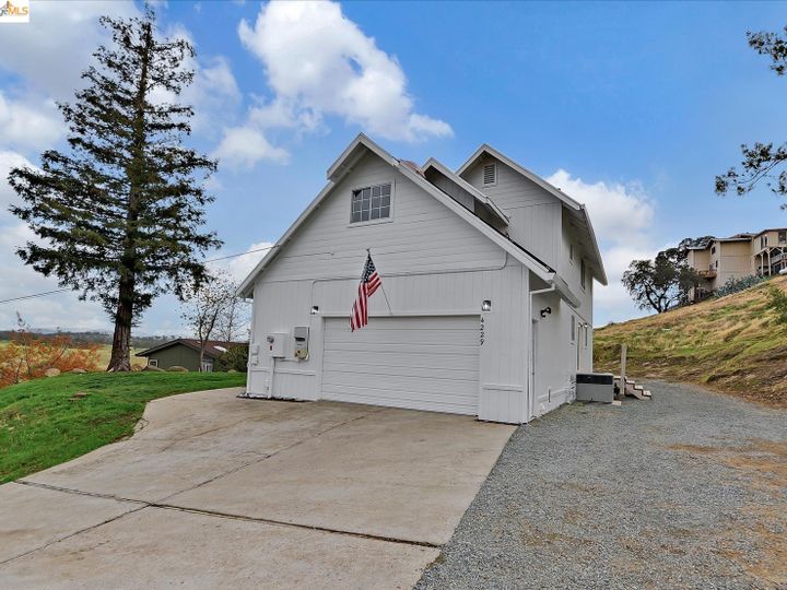 4229 Lakeview Dr, Ione, CA | . Photo 19 of 25