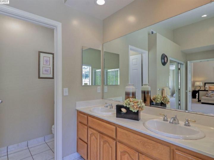 43570 Homestead Ct, Fremont, CA | Mission | No. Photo 21 of 40