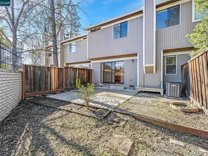 44 Donegal Way, Martinez, CA, 94553 Townhouse. Photo 21 of 40