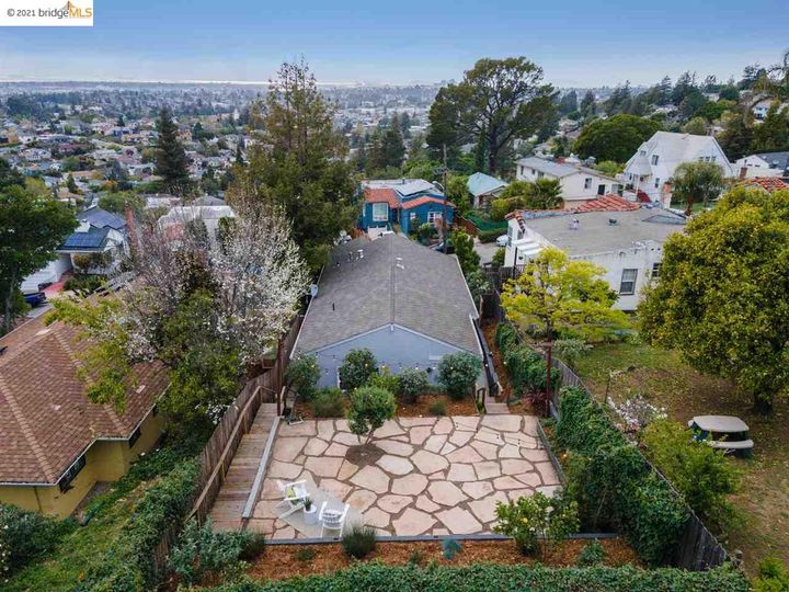 4464 Davenport Ave, Oakland, CA | Redwood Heights. Photo 31 of 40