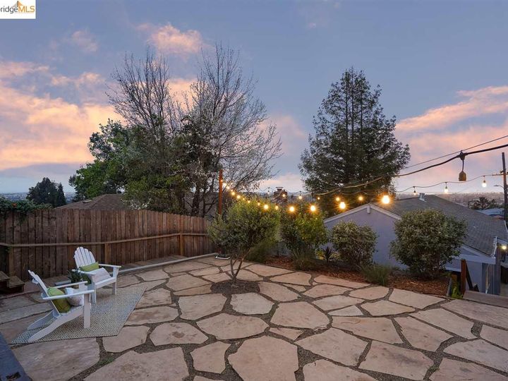 4464 Davenport Ave, Oakland, CA | Redwood Heights. Photo 32 of 40