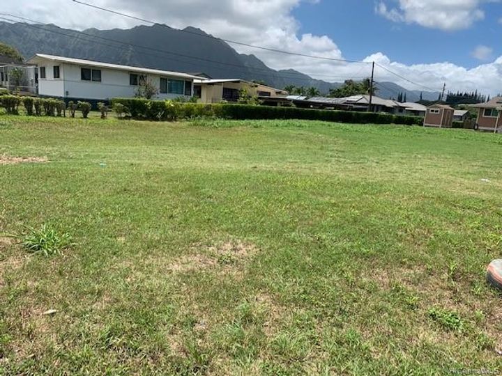 45-123 Waikapoki Rd Kaneohe HI. Photo 2 of 5