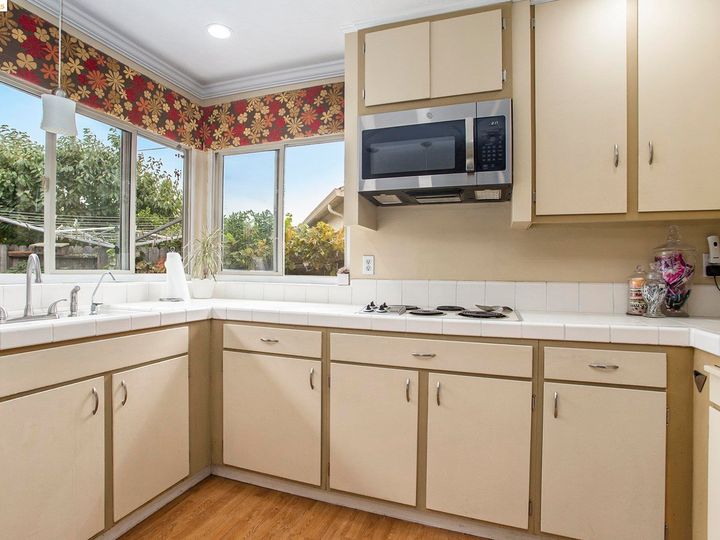490 Grandview Dr, Vacaville, CA | . Photo 17 of 34