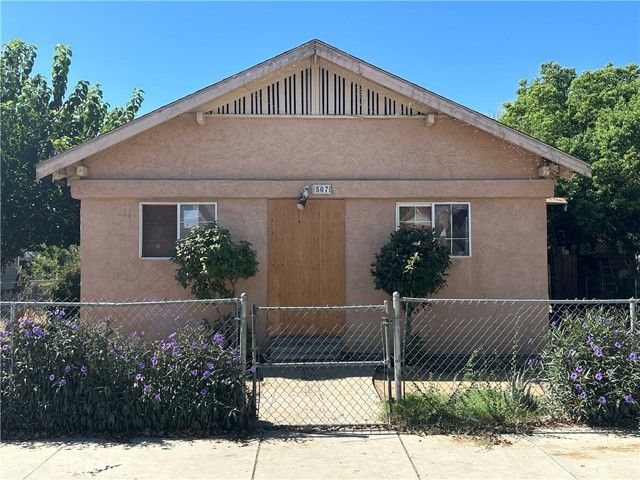 507 Lincoln St, Bakersfield, CA | . Photo 2 of 47