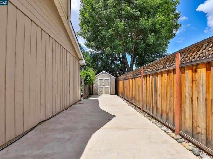 5114 Pleasant Valley Dr, Martinez, CA | Forest Hills. Photo 21 of 24