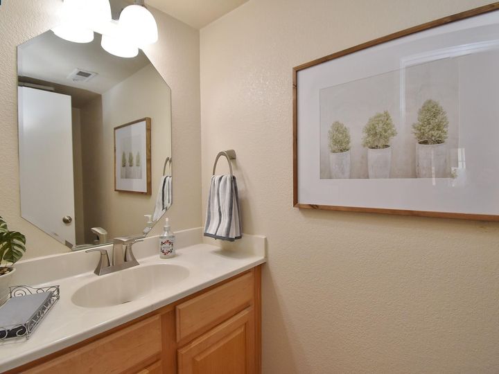 5279 Pebble Glen Dr, Concord, CA, 94521 Townhouse. Photo 11 of 25