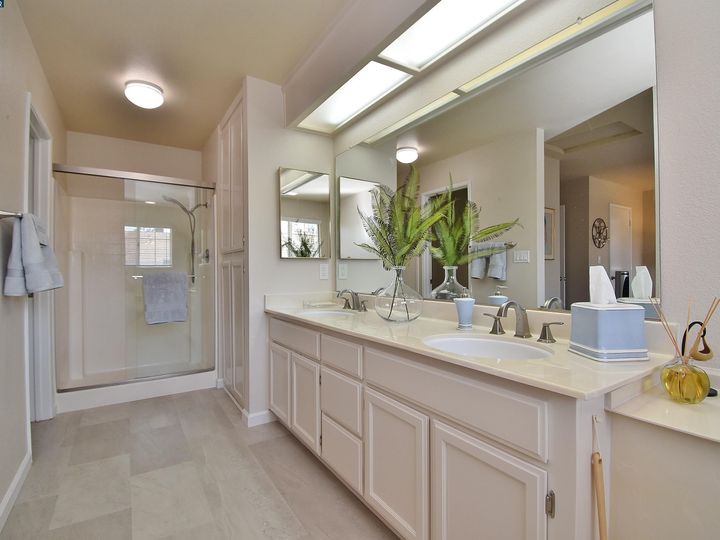 5279 Pebble Glen Dr, Concord, CA, 94521 Townhouse. Photo 14 of 25