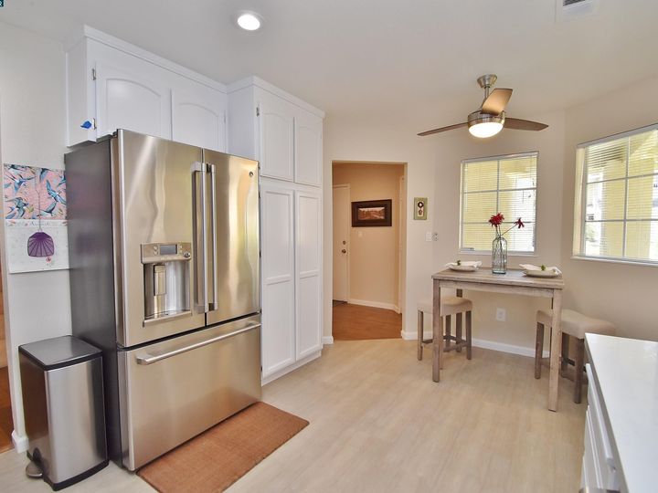 5279 Pebble Glen Dr, Concord, CA, 94521 Townhouse. Photo 10 of 25