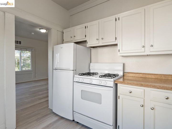 Rental 539 33rd St, Oakland, CA, 94609. Photo 15 of 19