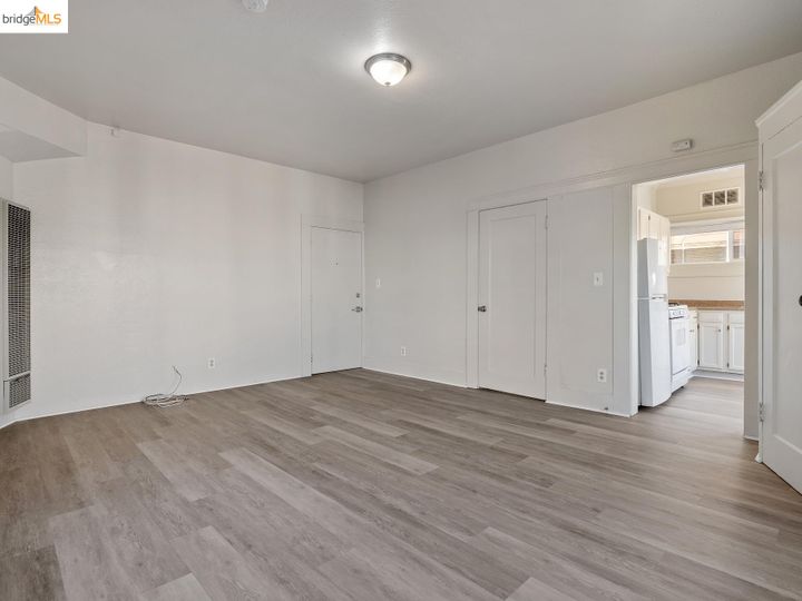 Rental 539 33rd St, Oakland, CA, 94609. Photo 10 of 19