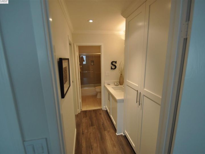 Oakpoint condo #206. Photo 16 of 16