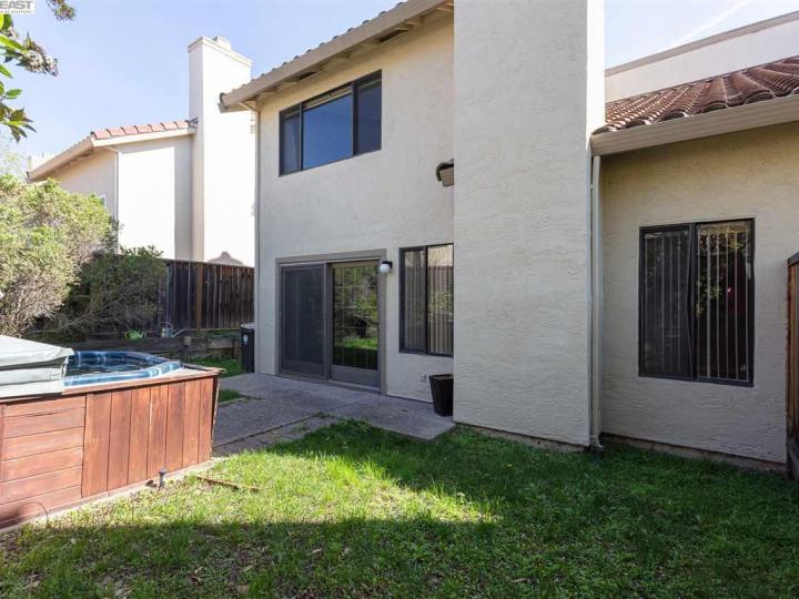 6112 Mount Rushmore Cir, Castro Valley, CA, 94552 Townhouse. Photo 16 of 22
