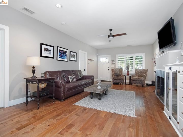 616 2nd St, Brentwood, CA | Downtown. Photo 10 of 55