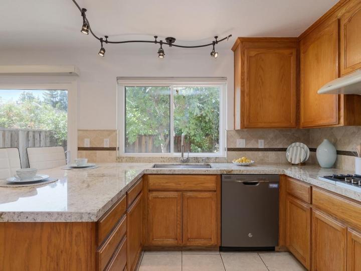620 Willowgate St #2, Mountain View, CA, 94043 Townhouse. Photo 13 of 30