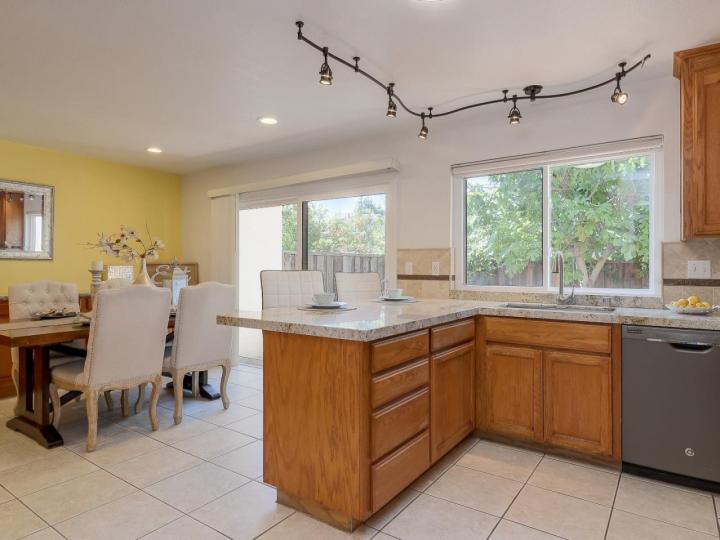 620 Willowgate St #2, Mountain View, CA, 94043 Townhouse. Photo 15 of 30