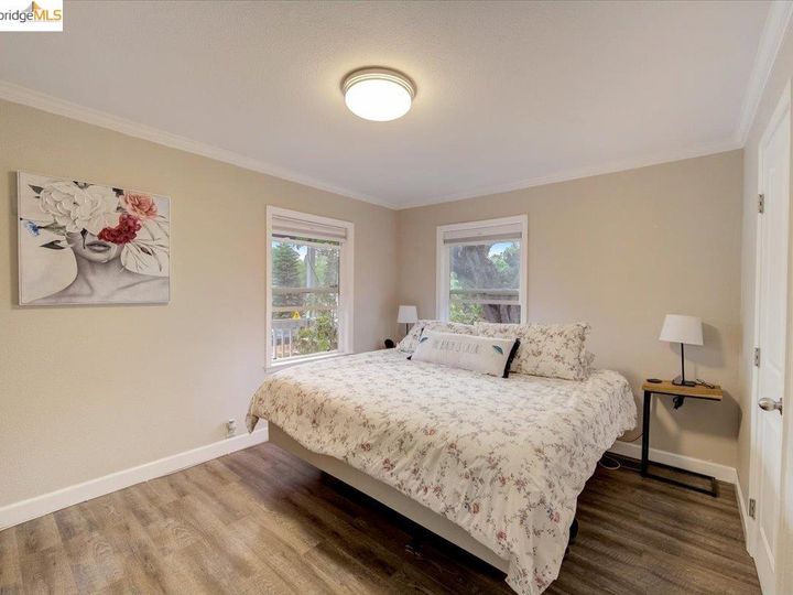 6374 Sunnymere Ave, Oakland, CA | Millsmont Area. Photo 12 of 39