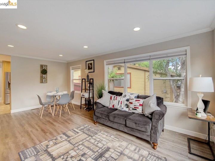 6374 Sunnymere Ave, Oakland, CA | Millsmont Area. Photo 3 of 39