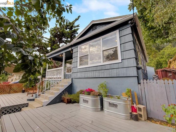6374 Sunnymere Ave, Oakland, CA | Millsmont Area. Photo 23 of 39