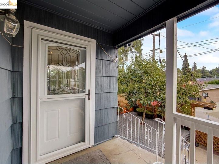 6374 Sunnymere Ave, Oakland, CA | Millsmont Area. Photo 28 of 39