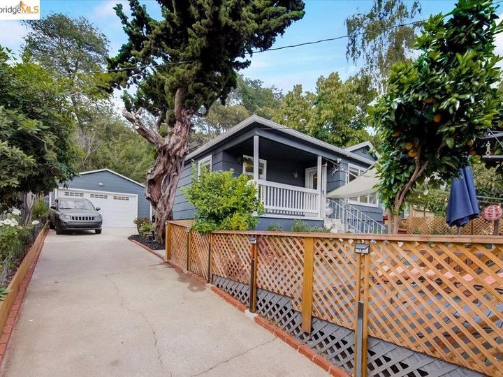6374 Sunnymere Ave, Oakland, CA | Millsmont Area. Photo 30 of 39