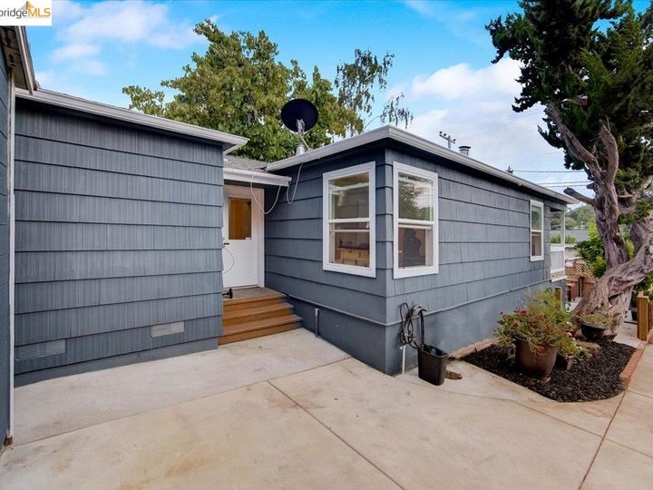 6374 Sunnymere Ave, Oakland, CA | Millsmont Area. Photo 31 of 39