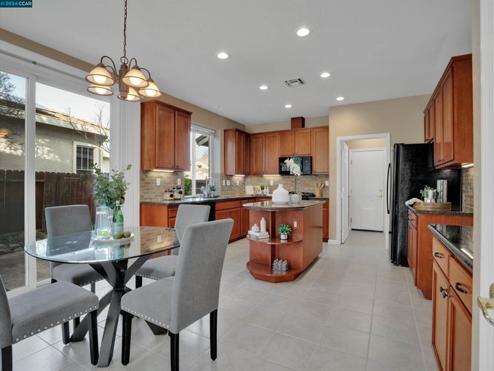 652 Norris St, Brentwood, CA | Garin Ranch. Photo 16 of 39