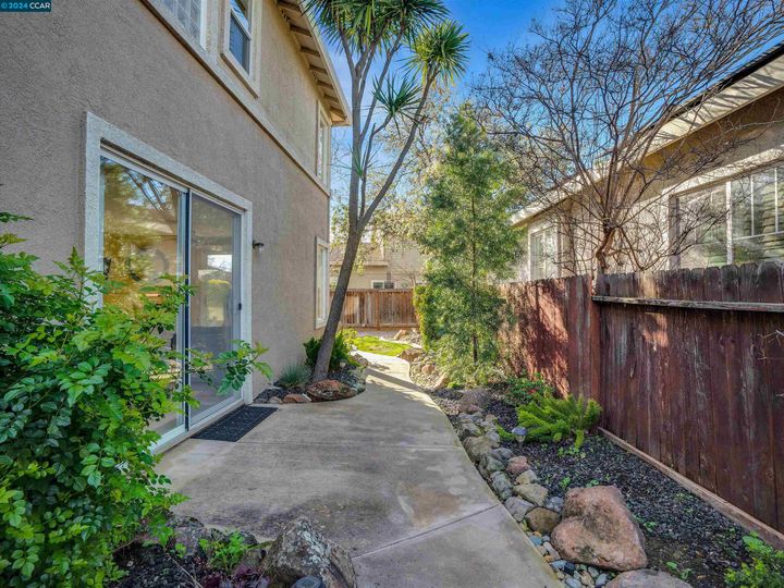 652 Norris St, Brentwood, CA | Garin Ranch. Photo 7 of 39