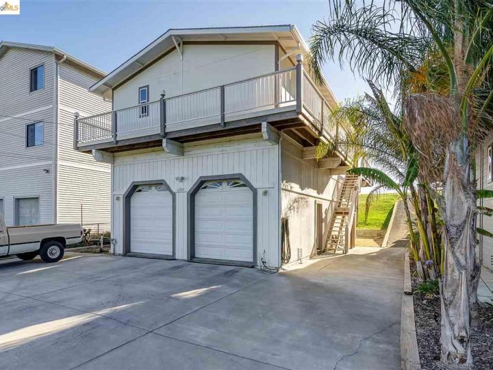 6909 Riverview Rd, Bethel Island, CA | Waterfront. Photo 9 of 34