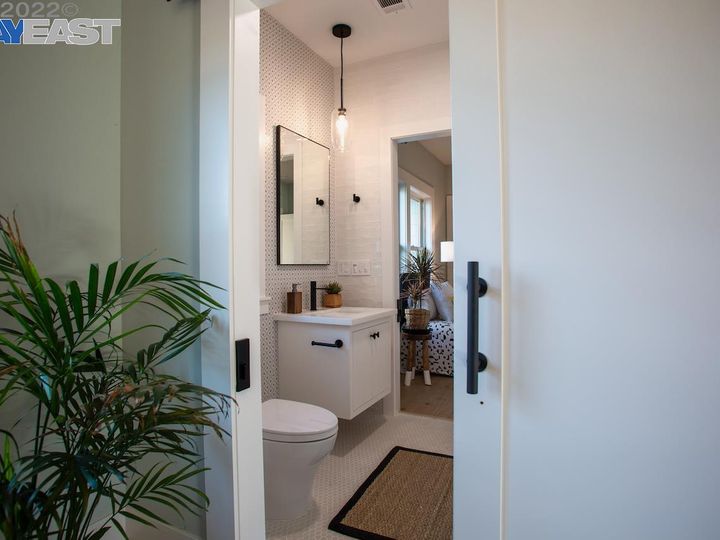 697 60th St, Oakland, CA | North Oakland. Photo 21 of 35