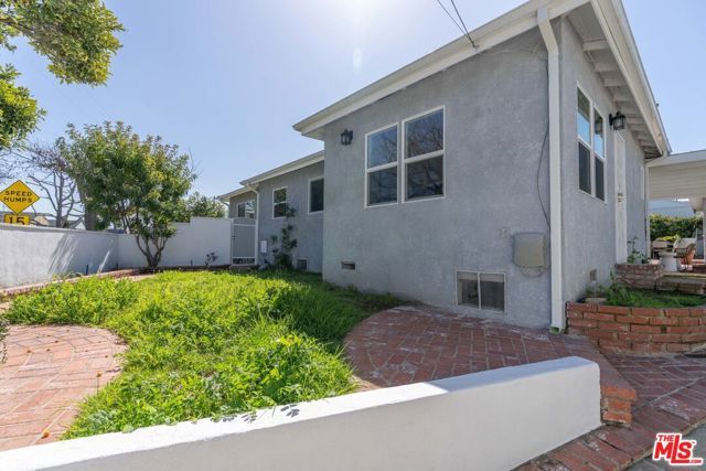7101 Dunfield Ave, Los Angeles, CA | . Photo 37 of 43