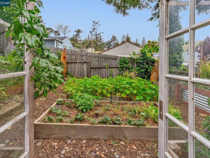 7916 Greenly Dr, Oakland, CA | Oakland. Photo 25 of 38