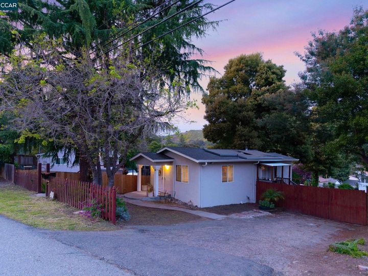 7916 Greenly Dr, Oakland, CA | Oakland. Photo 33 of 38