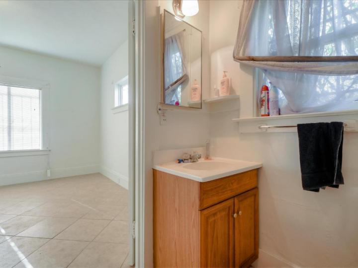 8850 Dowling St, Oakland, CA | . Photo 20 of 23