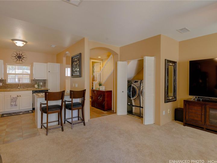 Spinnaker Place Townhome 1 condo #6003. Photo 10 of 25