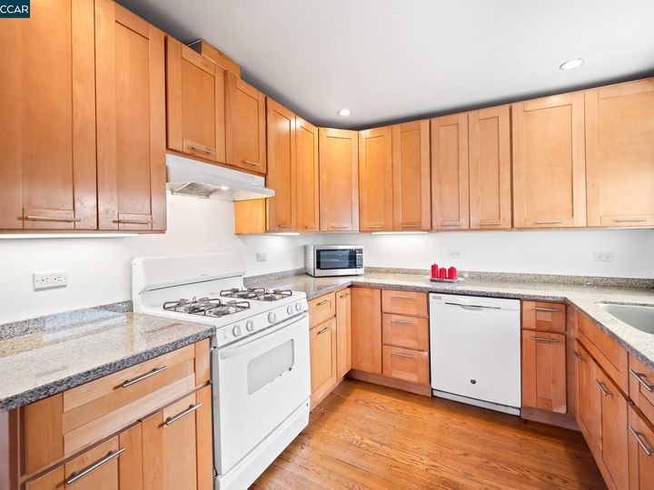 972 72nd Ave, Oakland, CA | East Oakland. Photo 11 of 26