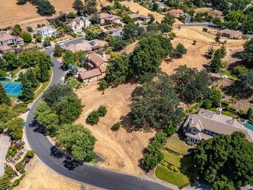2060 Pinecrest Ct Vacaville CA. Photo 2 of 15