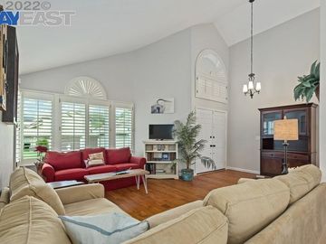 2211 Colonial Ct, Discovery Bay, CA | Discovery Bay Country Club. Photo 6 of 47