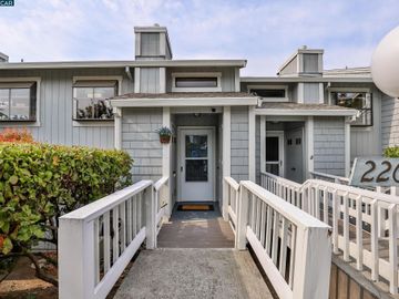 2267 Clearview Cir, Benicia, CA, 94510 Townhouse. Photo 3 of 22