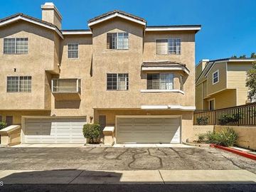 2300 Maple Ave #109, Torrance, CA, 90503 Townhouse. Photo 5 of 24