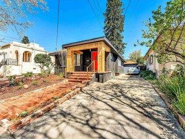 2520 Delmer St, Oakland, CA | Dimond Heights. Photo 3 of 37