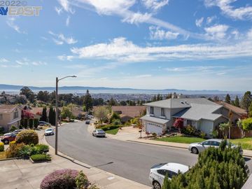 27191 Fielding Dr, Hayward, CA | College Heights. Photo 3 of 60