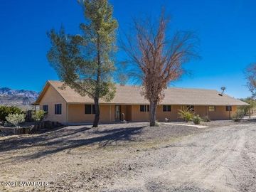 35155 S April Dr, Black Canyon City, AZ | Home Lots & Homes. Photo 4 of 29