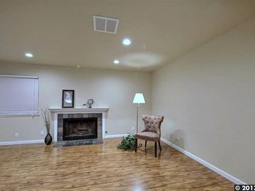 Rental 3712 Willow Pass Rd unit #27, Concord, CA, 94519. Photo 4 of 23