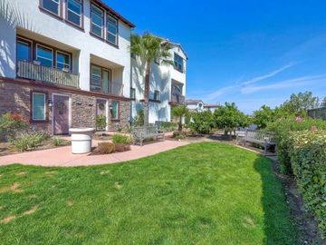 4258 Mission Ranch Way, Oceanside, CA, 92057 Townhouse. Photo 5 of 56