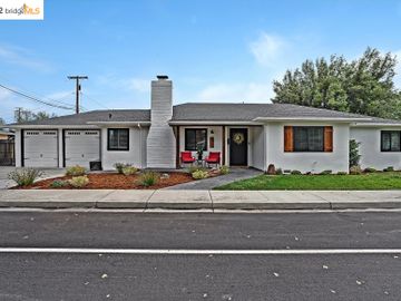 434 1st St, Brentwood, CA | Downtown. Photo 2 of 40