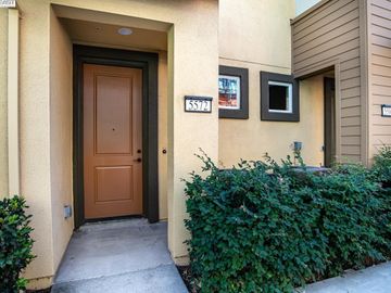5572 Campbell Ln, Dublin, CA, 94568 Townhouse. Photo 3 of 28