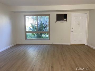 6041 Fountain Park Ln, Woodland Hills (los Angeles), CA | . Photo 3 of 25