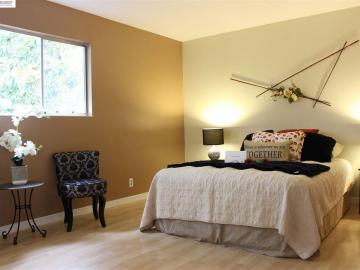 830 Woodgate Dr, San Leandro, CA, 94579 Townhouse. Photo 5 of 11