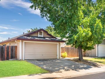 875 Sage Dr, Vacaville, CA | . Photo 3 of 29